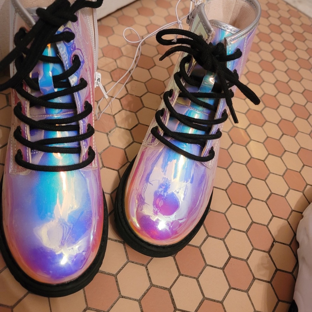 Girls iridescent boots